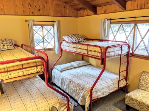 Sunny Bear Cabin - 1970 by Big Bear Vacations - image 14