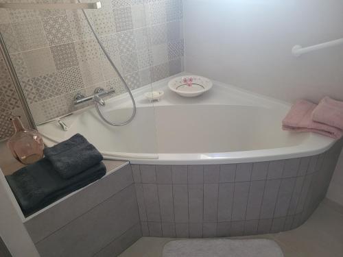Vannas istaba, chambre d'hôte chez Mimidid (chambre d'hote chez Mimidid) in Le Landreau