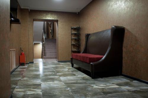 Monarch Hotel - image 3