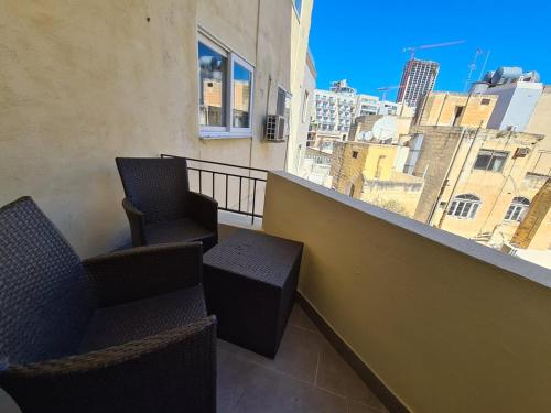 St Julians Central 2 Bedroom Apartment - image 4
