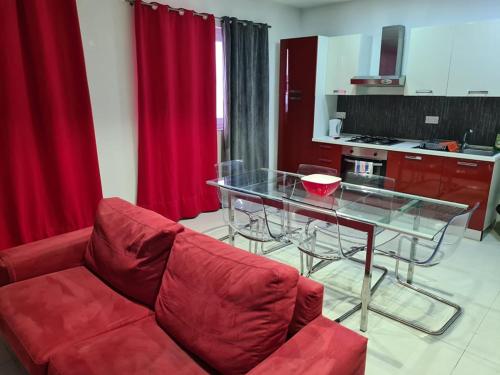 St Julians Central 2 Bedroom Apartment - image 2