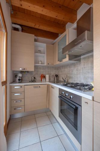  Happy Guest Apartments - Lake & Relax in Riva di Solto