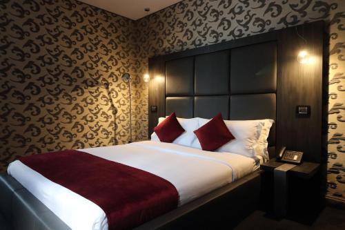 The Bryson Hotel Room Type - Executive Double Room
