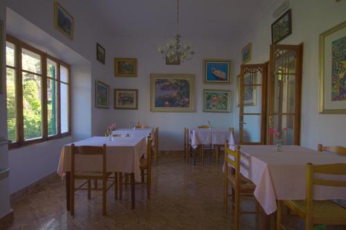 Bar/Lounge, Hostal Miramar in Deya