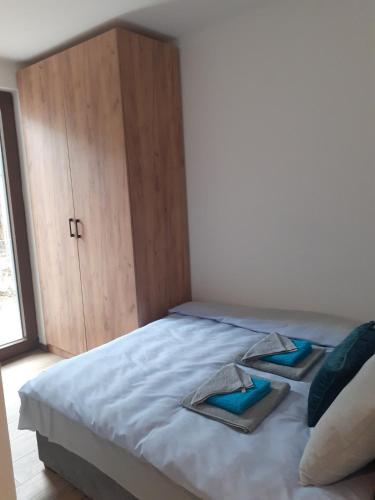 One-Bedroom Apartment image 10