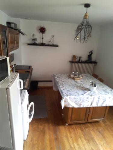 appartement complet 11 la roche racan 37370 in Saint-Paterne-Racan