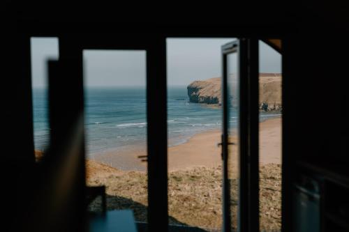 Strathy Bay Pods in Portskerra