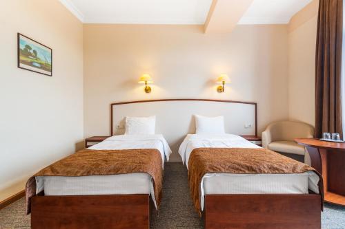 Regency Hotel - main image