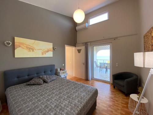 EVITA PHILOXENIA in 시로피가도