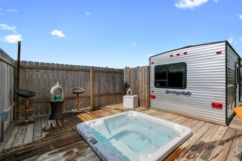 Stunning Luxury Travel Trailer Home with Hot Tub and Grill - image 2