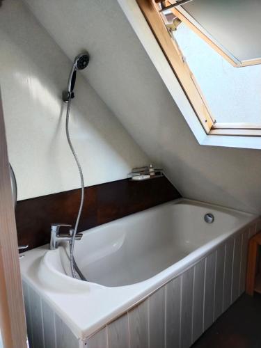 Chambrecosy salle de bain privée