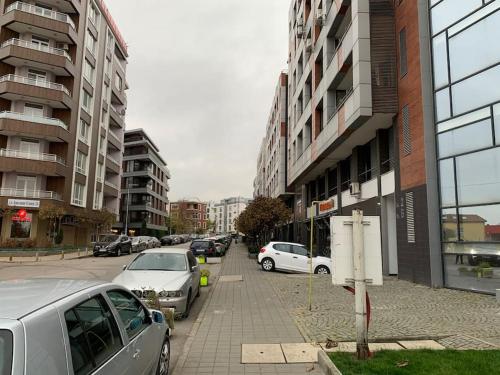 Sliver city next to paradise mall and metro, Sofia (photo 5)