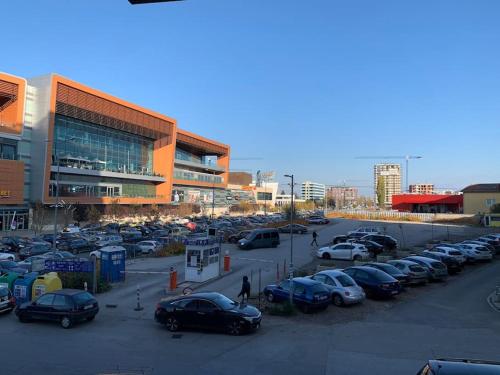 Sliver city next to paradise mall and metro, Sofia (photo 3)