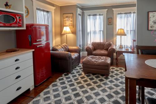. Fabulous 2 bed 2 bath In-Town Auburn
