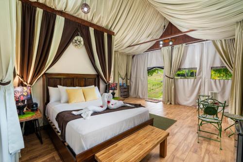Glamping in Costa Rica: 21 Unique Places to Stay