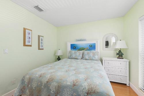 Sea Place 11209 2 Bedrooms Beach Front Pool Tennis Sleeps 6 WiFi - image 11