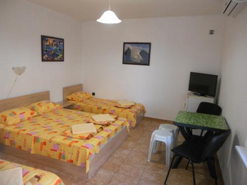 "Agatopolis"- всяка стая с безплатно парко място in Akhtopol