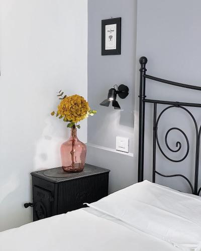 Deluxe Room with Garden View image 7
