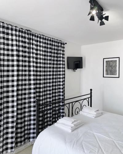 Deluxe Room with Garden View image 9