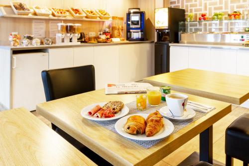 อาหารและเครื่องดื่ม, BRIT Hotel Rouen Nord - Barentin in บาคองแตง