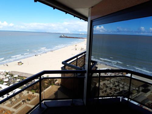  Large beachstudio seaview Blankenberge near Brugge in Blankenberge