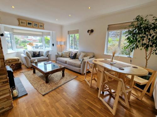 Boho Bungalow with garden in the heart of Brixham gîte à louer The Ridge