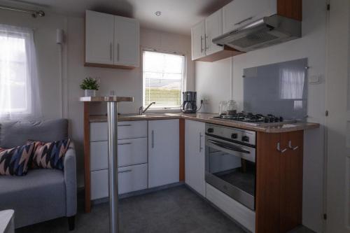 knus en modern ingericht chalet met gratis wifi in Tzummarum