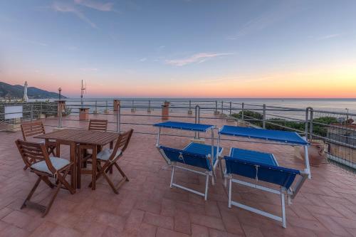 Poseidon Apartment 011019-LT-0180 Poseidon Apartment 011019-LT-0180