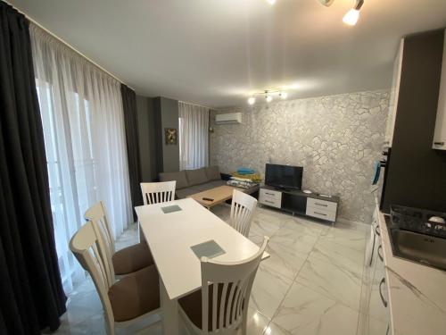 MarkApart 2 - Apartment in Downtown Ruse, Ruse (Foto 8)