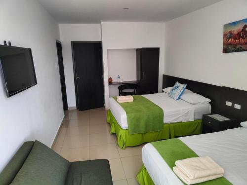 1 double bed, 1 twin bed