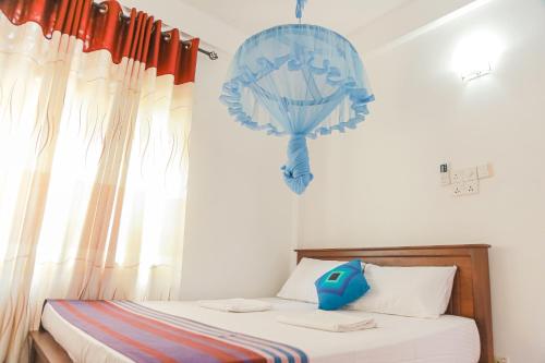Lakeside Villa - image 3