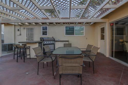 Mickey's House - image 8