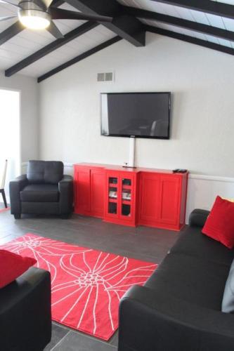 Mickey's House - image 14