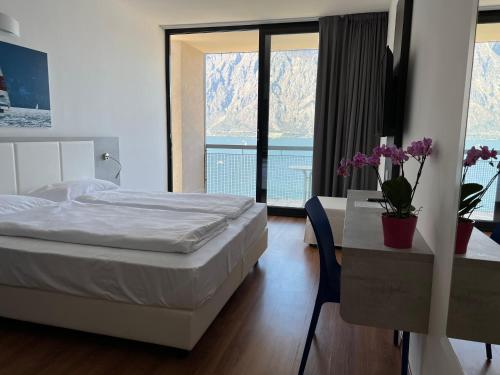 Wind Hotel Room Type - Triple Room with Lake View