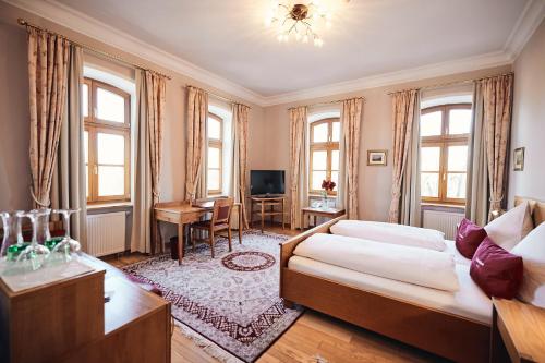 Hotel & Restaurant Waldschloss - image 9