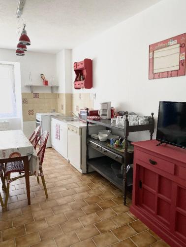 Studio en rez-de-chaussée tout équipé - Location saisonnière - Jullianges