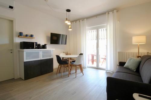 Interno 19, Bordighera (photo 3)