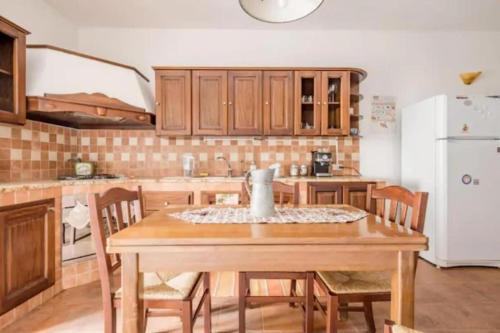 Tavola tonda apartament, Palermo (fotografie 7)