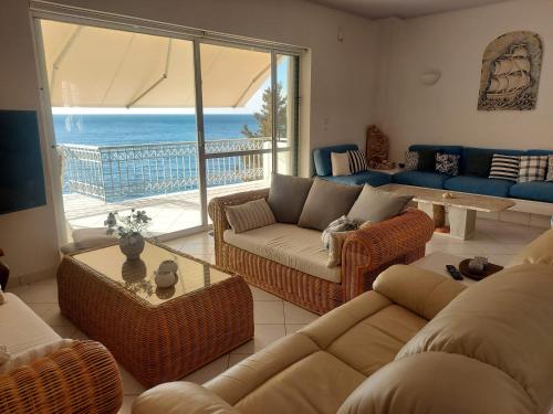  Four Seasons Duplex seaside in Schinias