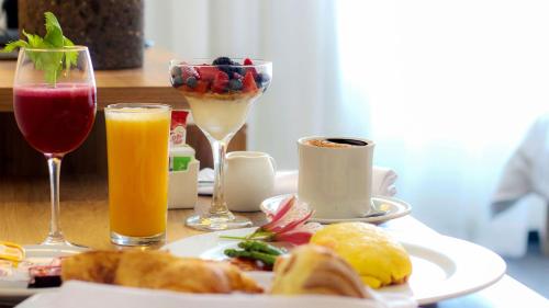 351496605 Holiday Inn San Luis Potosi-Quijote by IHG