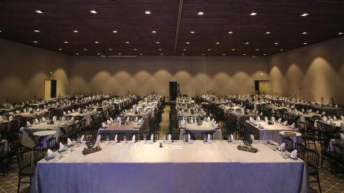 351496637 Holiday Inn San Luis Potosi-Quijote by IHG