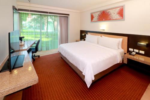 351496660 Holiday Inn San Luis Potosi-Quijote by IHG
