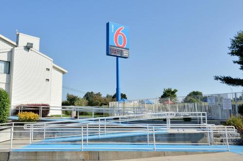 Motel 6-Nashua, NH