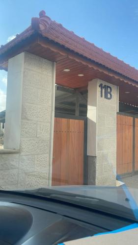 נוף חוץ, Oqdeh studio in ג'ראש