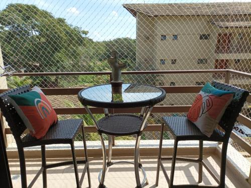 Balkong/terasse, ALDEIA do LAGO Caldas Novas Lindo Apt com Cozinha Mobilia Nova Pode Levar Bebidas na Area das Piscin in Res. Alto da Boa Vista