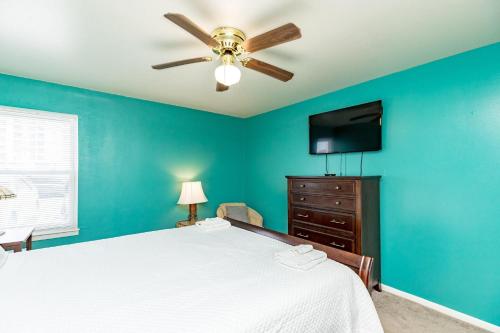Surfside 108 by Padre Escapes - image 11