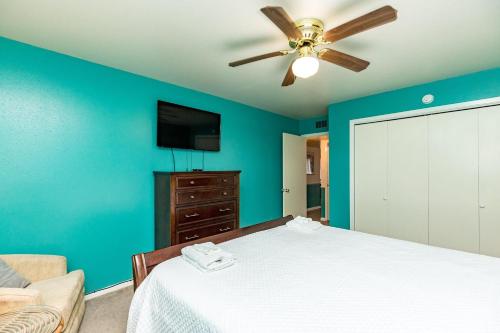 Surfside 108 by Padre Escapes - image 10