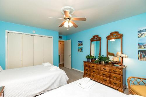 Surfside 108 by Padre Escapes - image 13