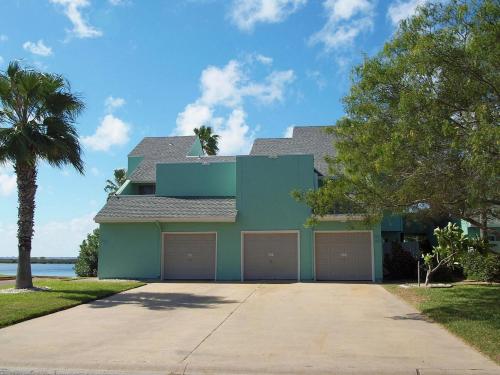 Getaway on the Bay 209 by Padre Escapes - main image