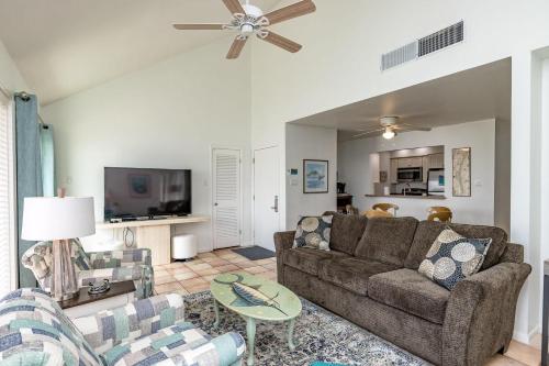 Getaway on the Bay 209 by Padre Escapes - image 13